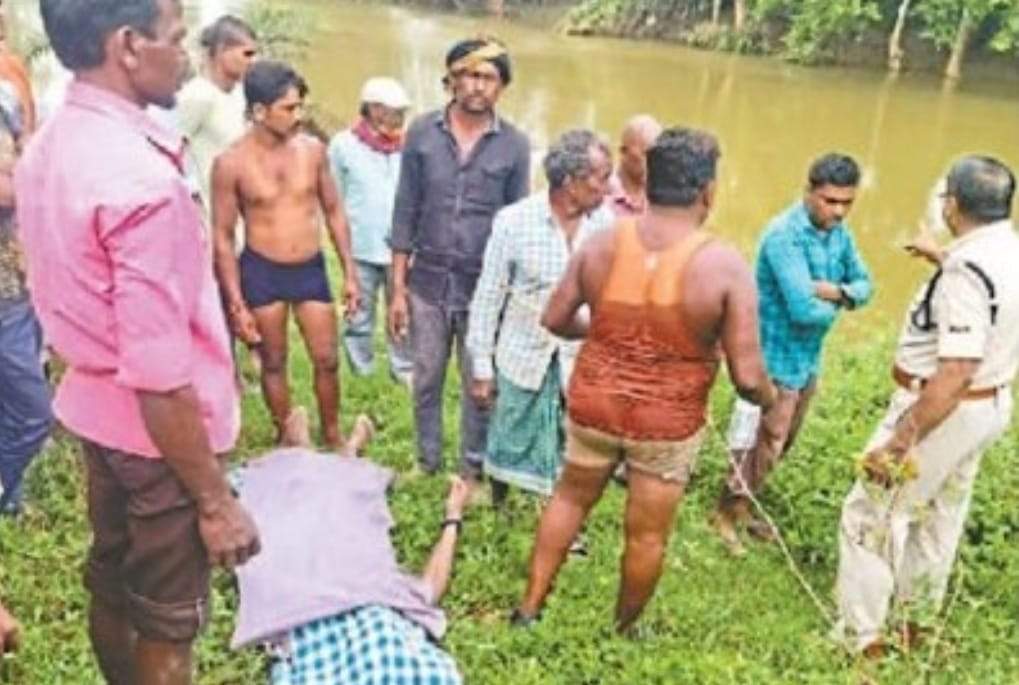 नदी में डूबने से बुजुर्ग की मौत , 18 घंटे बाद मिली लाश मवेशी ढूढऩे निकला था नदी में डूबने से बुजुर्ग की मौत , 18 घंटे बाद मिली लाश मवेशी ढूढऩे निकला था