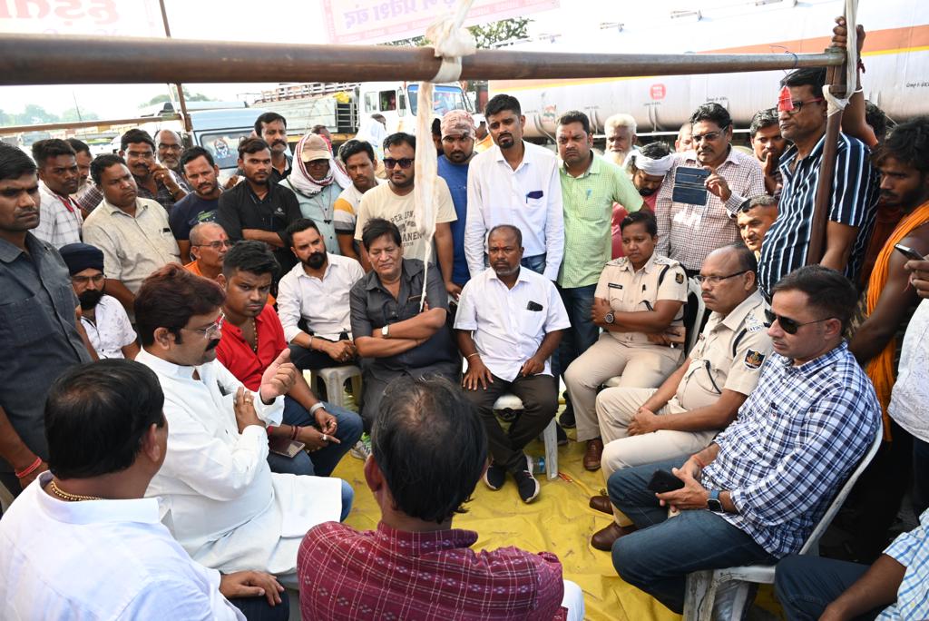 बनी सहमति, ट्रेलर मालिकों का आंदोलन समाप्त माल भाड़े में बढ़ोतरी का मामला