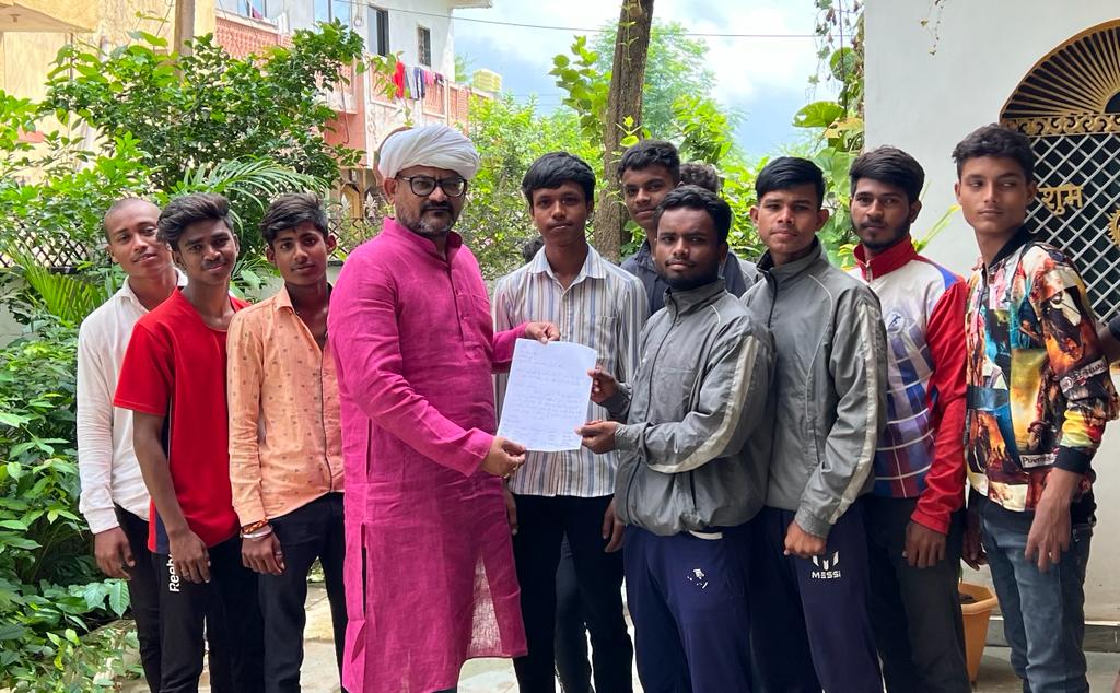 छत्तीसगढ़ी ग्रामीण युवाओं को काम नहीं तो तालाबंदी करेंगे-डॉ.सौरभ छत्तीसगढ़ी ग्रामीण युवाओं को काम नहीं तो तालाबंदी करेंगे-डॉ.सौरभ