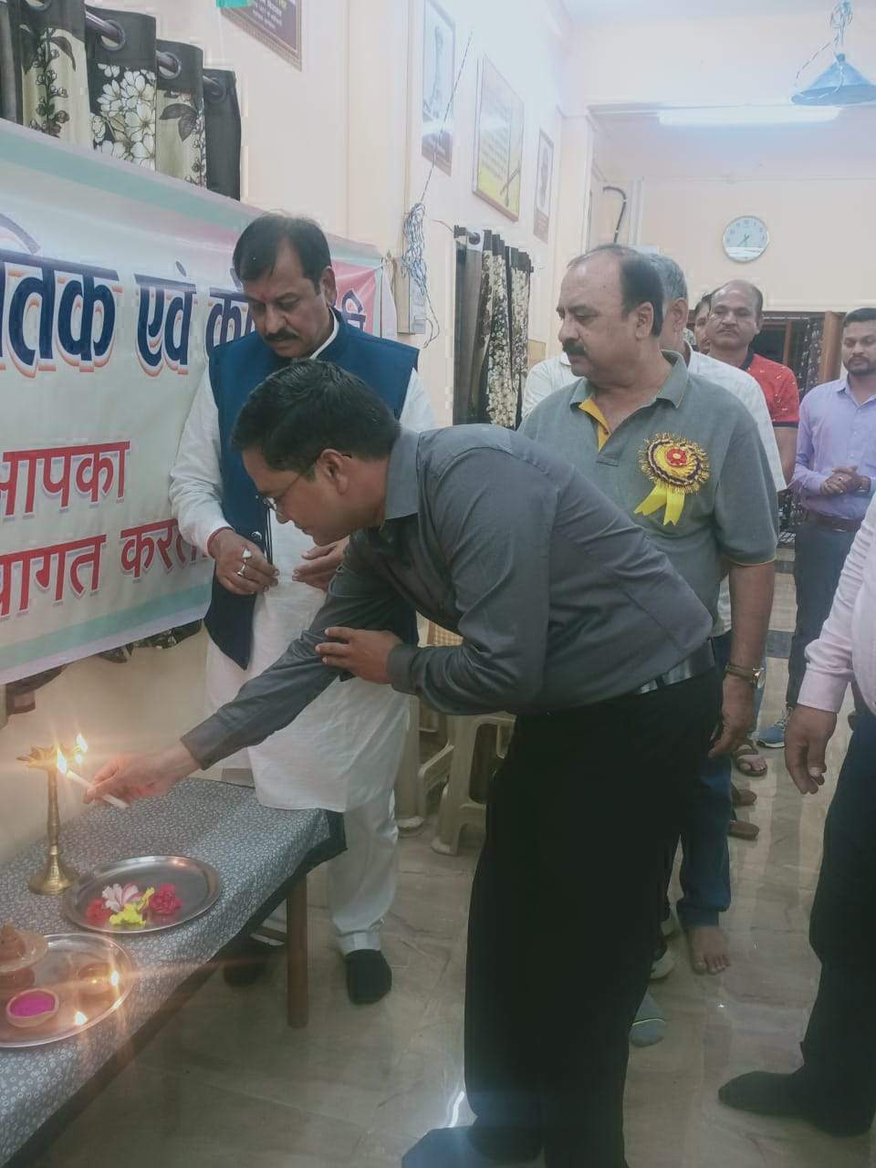 प्रदेश भारोत्तोलन संघ के अध्यक्ष विजय बघेल से छग क्रीड़ा समिति व कुर्मी समाज ने की मुलाकात