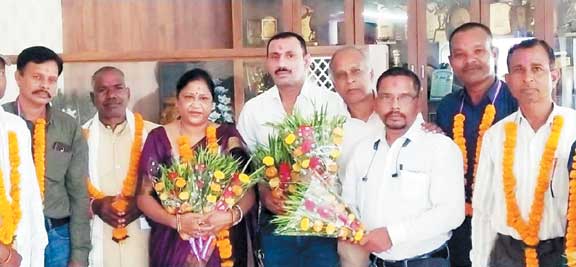 विधायक ने सहकारी समितियों के नवनियुक्त अध्यक्षों को दी बधाई