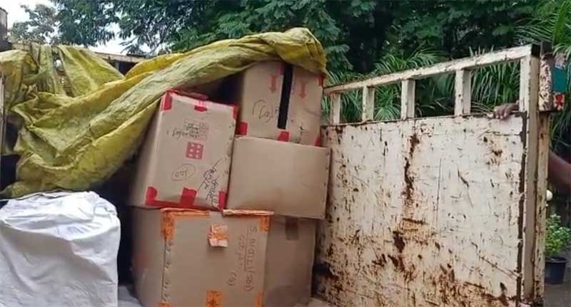 छापा, अवैध पटाखे जब्त, चक्रधर नगर पुलिस की कार्रवाई