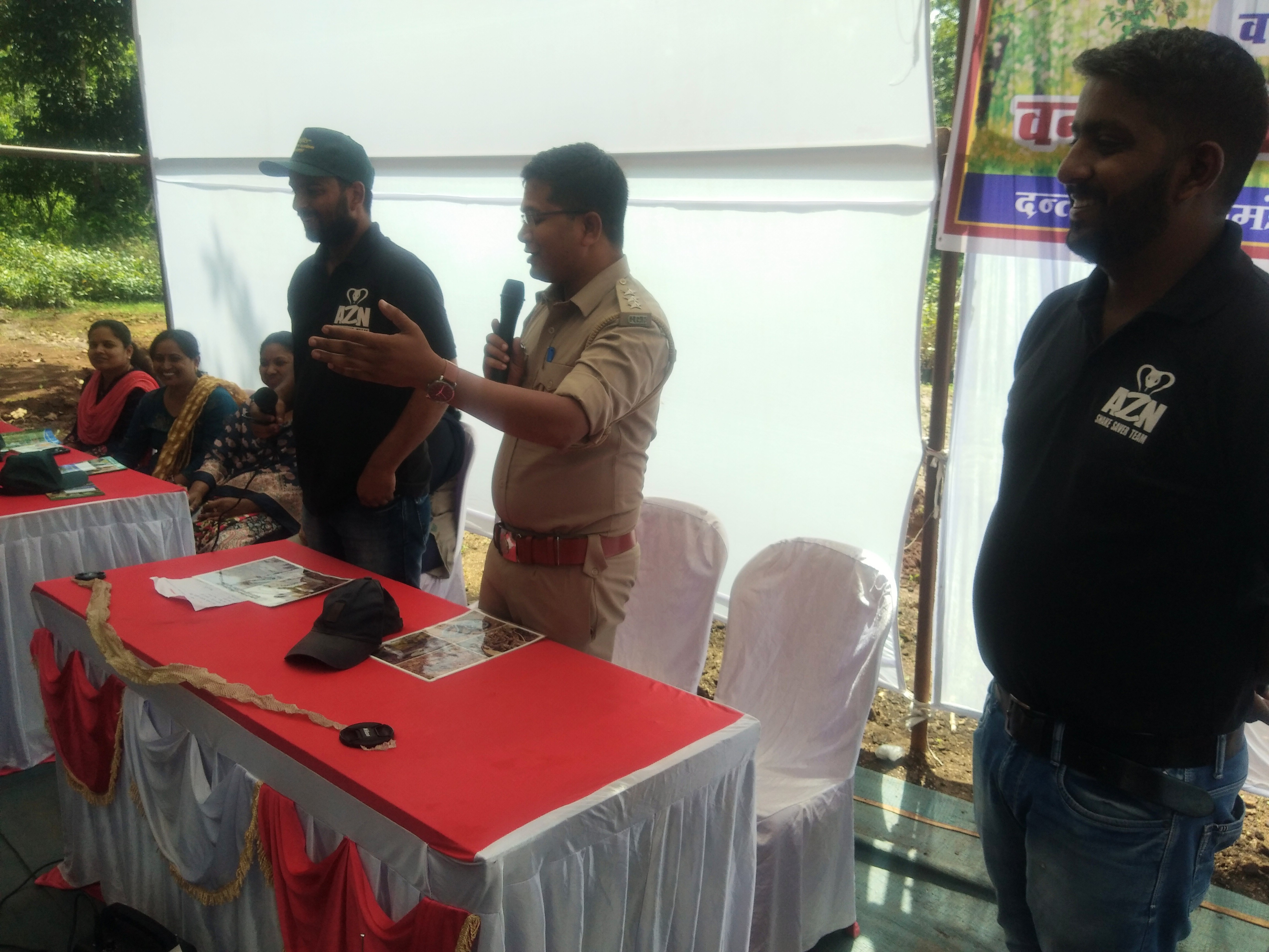 वन्यजीवों के साथ मैत्रीपूर्ण व्यवहार-रेंजर