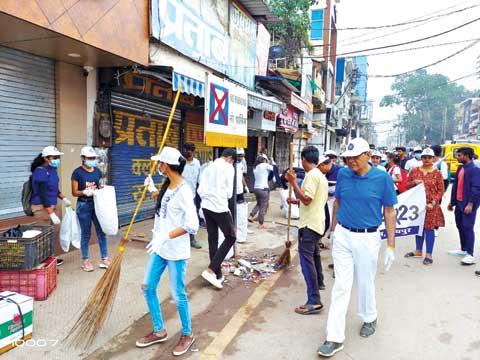 कोतवाली से जयस्तंभ तक एनएसएस का सफाई अभियान कोतवाली से जयस्तंभ तक एनएसएस का सफाई अभियान