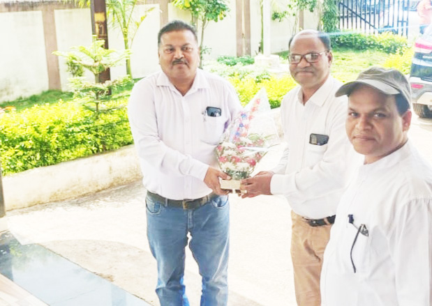 बिजली अफसरों ने ली समीक्षा बैठक