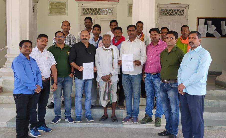 धान खरीदी से पूर्व समस्याओं को दुरूस्त करने कलेक्टर के नाम राज्यपाल को ज्ञापन