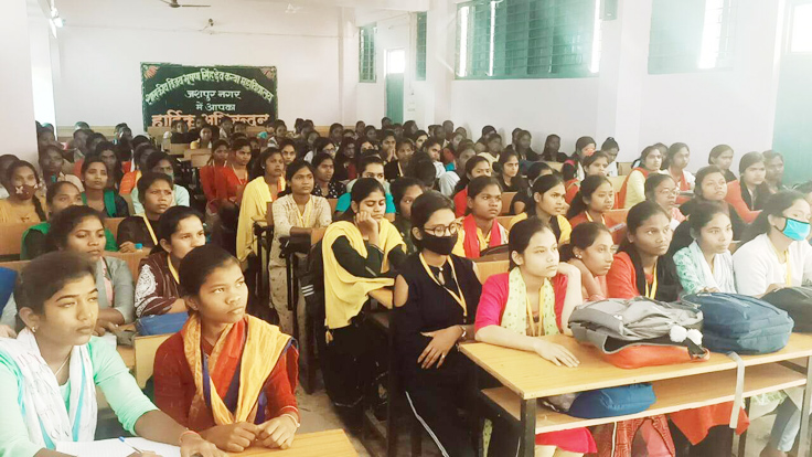 कन्या महाविद्यालय में मोदी@20 पुस्तक पर सेमीनार