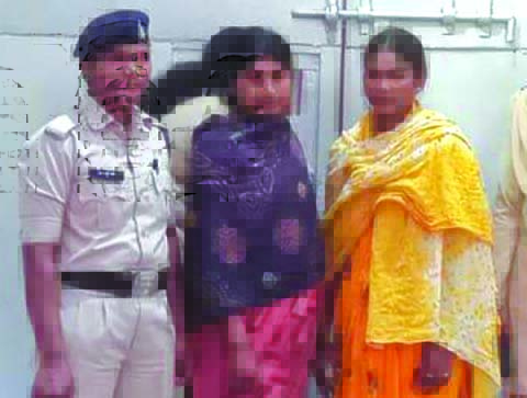 भीड़ का फायदा उठाकर महिलाओं ने की उठाईगिरी, दो गिरफ्तार भीड़ का फायदा उठाकर महिलाओं ने की उठाईगिरी, दो गिरफ्तार