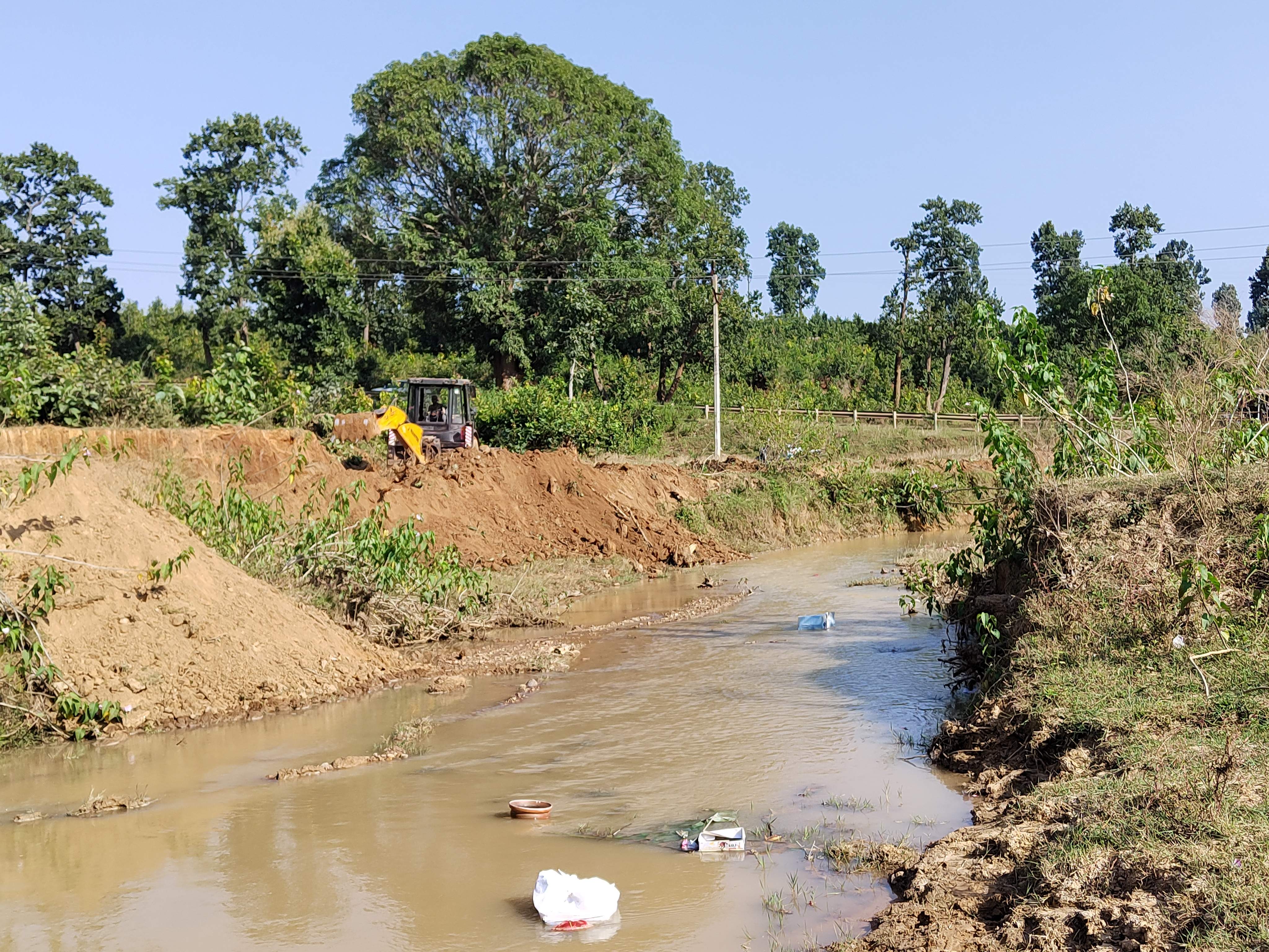 छठ पूजा की तैयारियां जोरों पर, सफाई शुरू