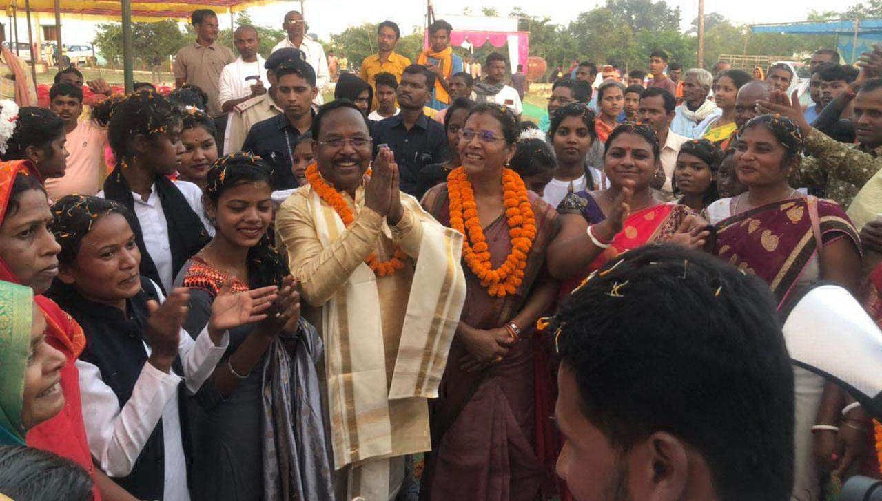 पूर्व मंत्री रामविचार के दीपावली मिलन समारोह में उमड़ी भीड़