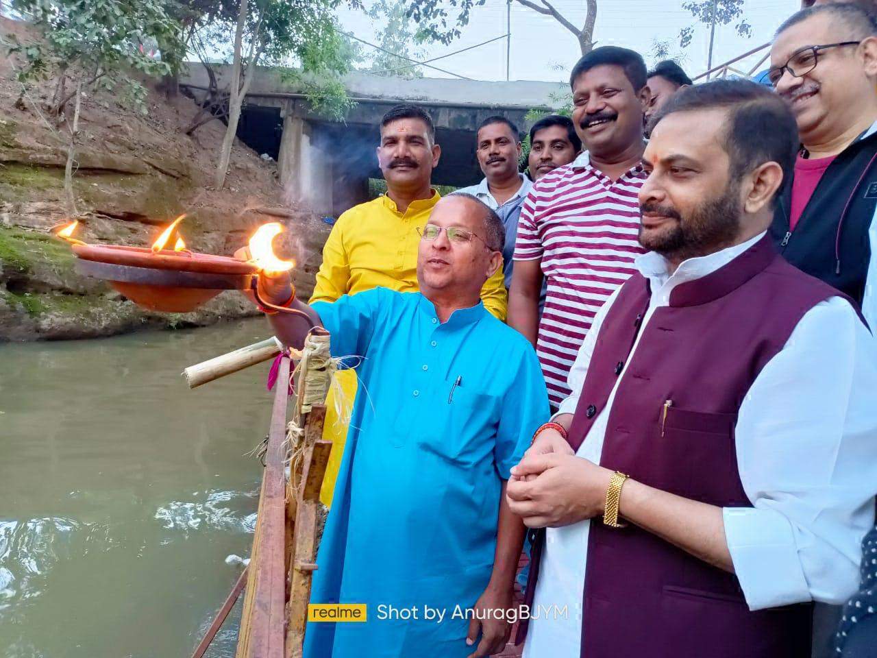 व्रतियों ने किया खरना, 36 घंटे का निर्जला उपवास शुरू, पहला अघ्र्य आज