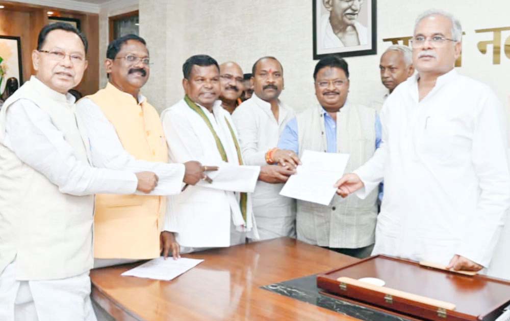 जिला स्तर पर कर्मचारियों की भर्ती के लिए विधायक कमरो ने की पहल