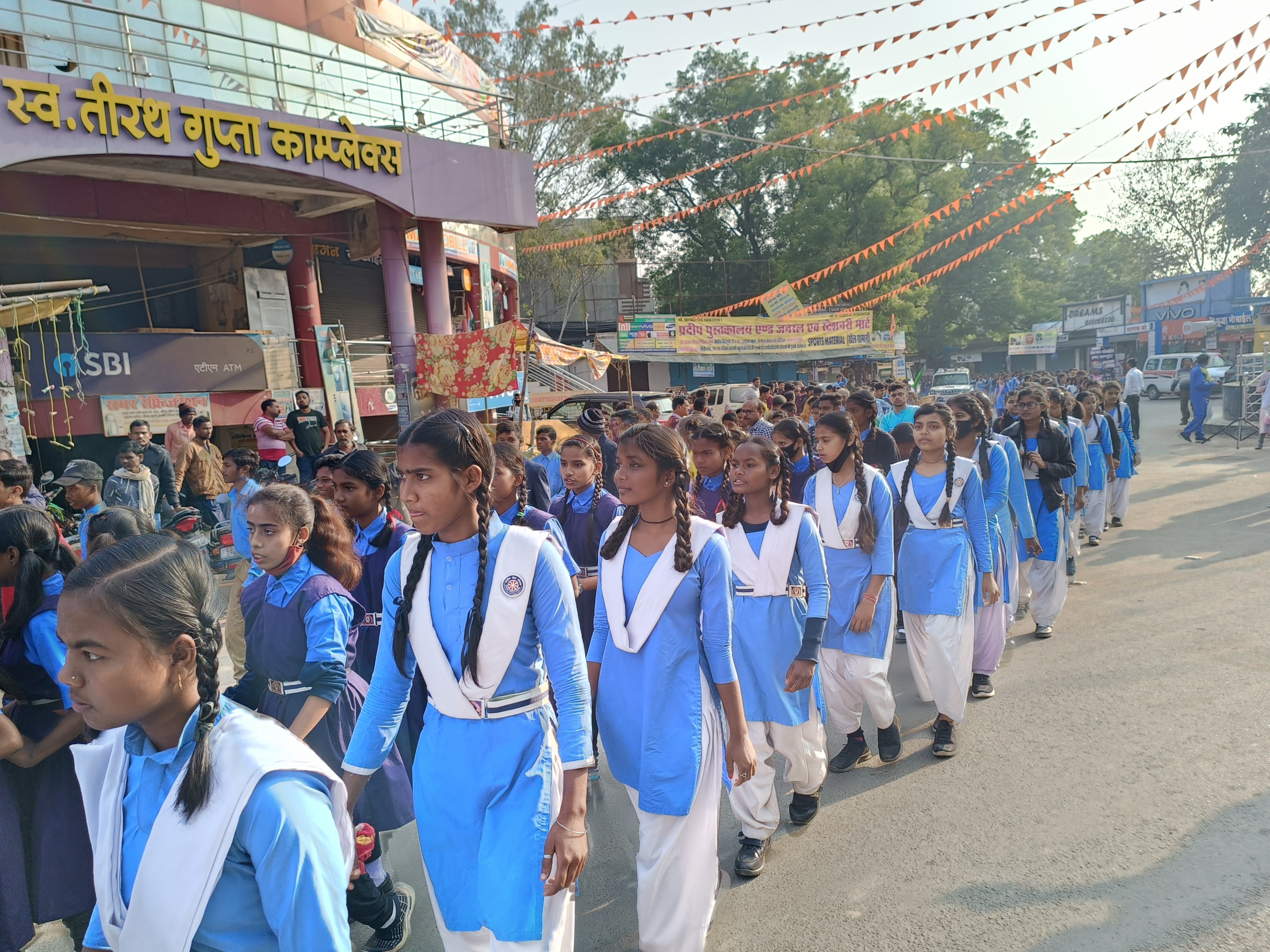एकता दौड़ में शामिल हुए कलेक्टर सहित जनप्रतिनिधि