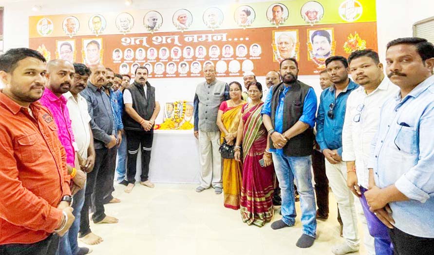 पटेल-इंदिरा को कांग्रेसियों ने किया याद