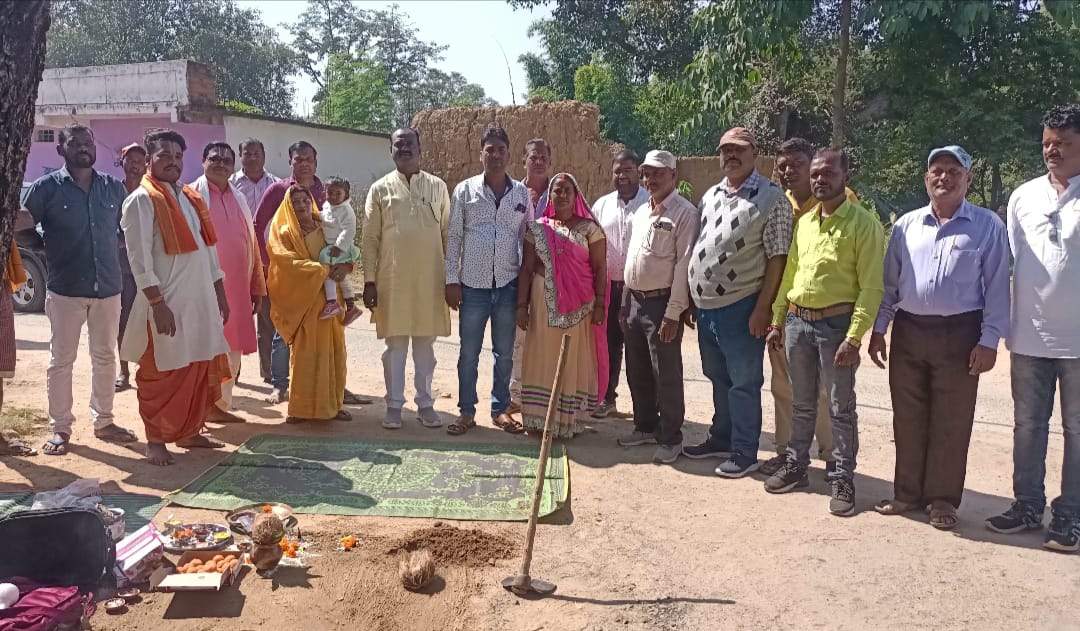 वार्डों में लाखों के निर्माण कार्यों का नगर अध्यक्ष ने किया भूमिपूजन