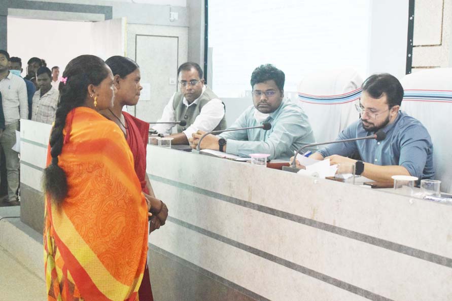 बाल संरक्षण गृहों में हो प्रेरक कार्यक्रम- कलेक्टर