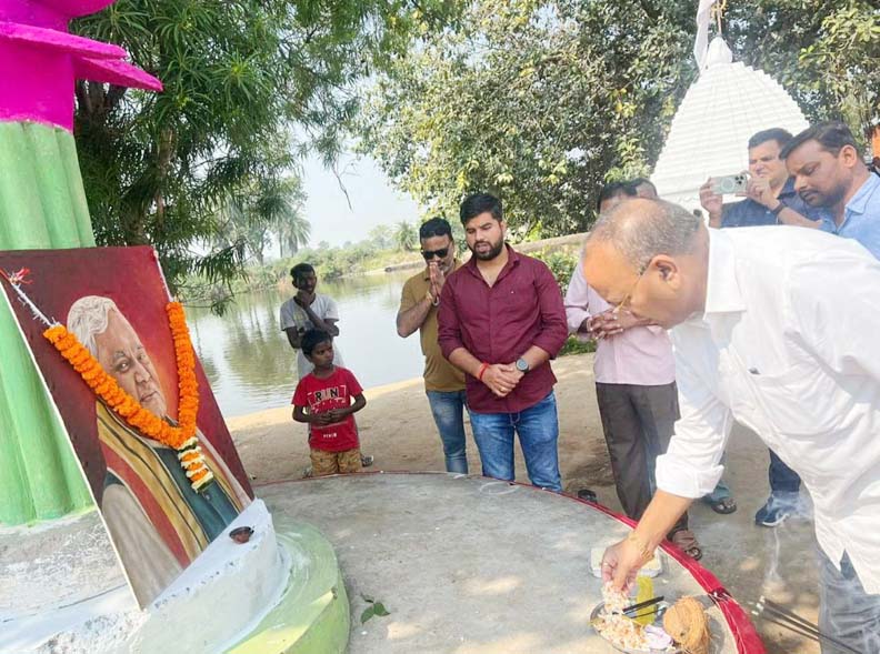 भाजपाइयों ने अटल को याद कर मनाया राज्य स्थापना दिवस