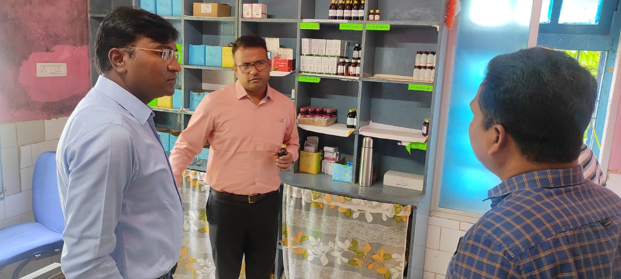 कलेक्टर ने अस्पताल के भंडार प्रभारी से मांगा स्पष्टीकरण