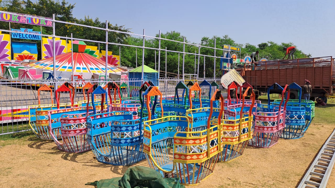तीन दिनी मेले के लिए मोहारा तट सजा