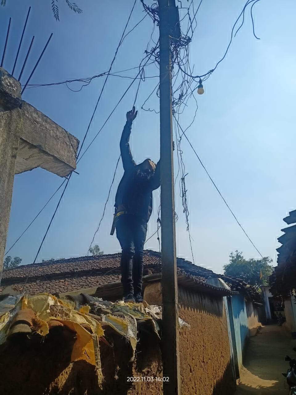 विद्युत विभाग ने काटे 40 कनेक्शन, बकादारों में मचा हडक़ंप