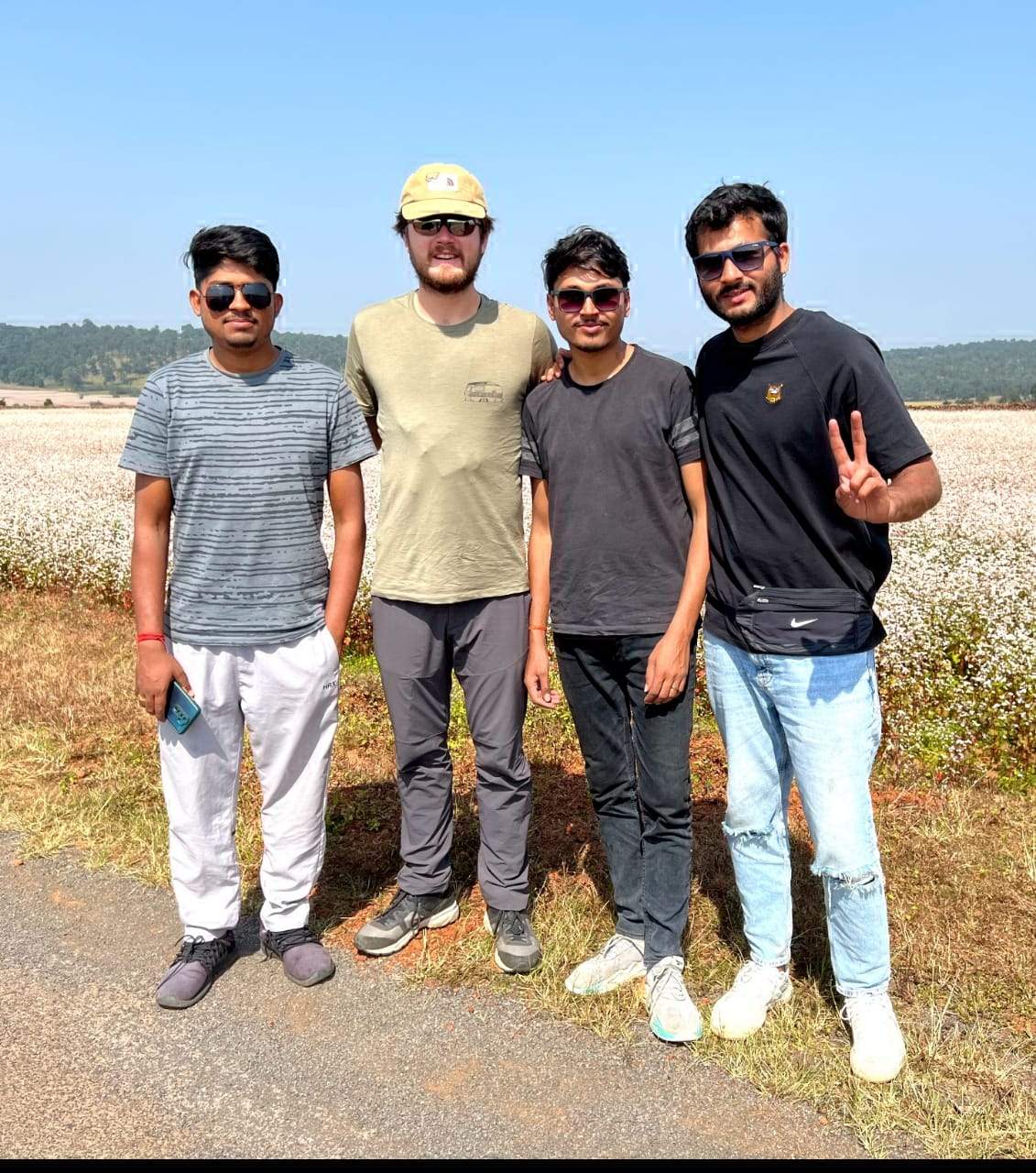 प्राकृतिक सुंदरता और ग्रामीण जनजीवन को यू-ट्यूब में देखकर स्विट्जरलैंड का युवक पहुंचा जशपुर