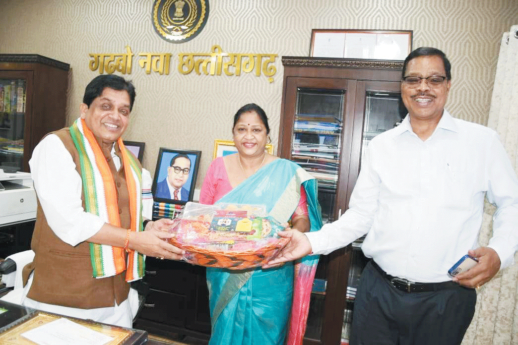 नगरीय प्रशासन मंत्री से सिहावा विधायक की सौजन्य भेंट