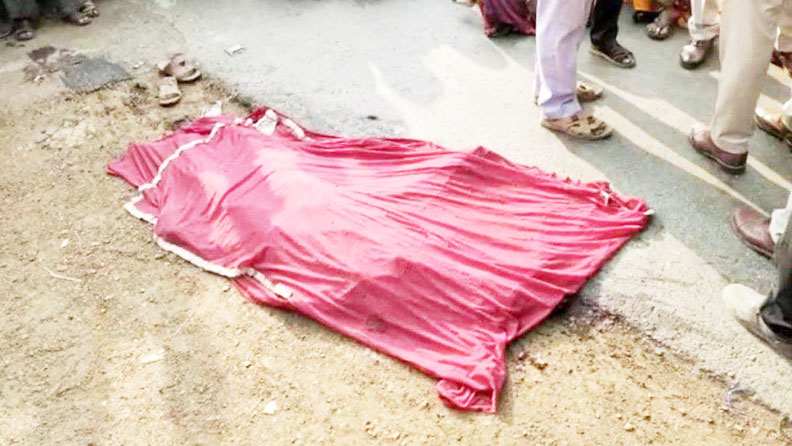 तेज रफ्तार ट्रक ने बुजुर्ग को रौंदा, मौत तेज रफ्तार ट्रक ने बुजुर्ग को रौंदा, मौत