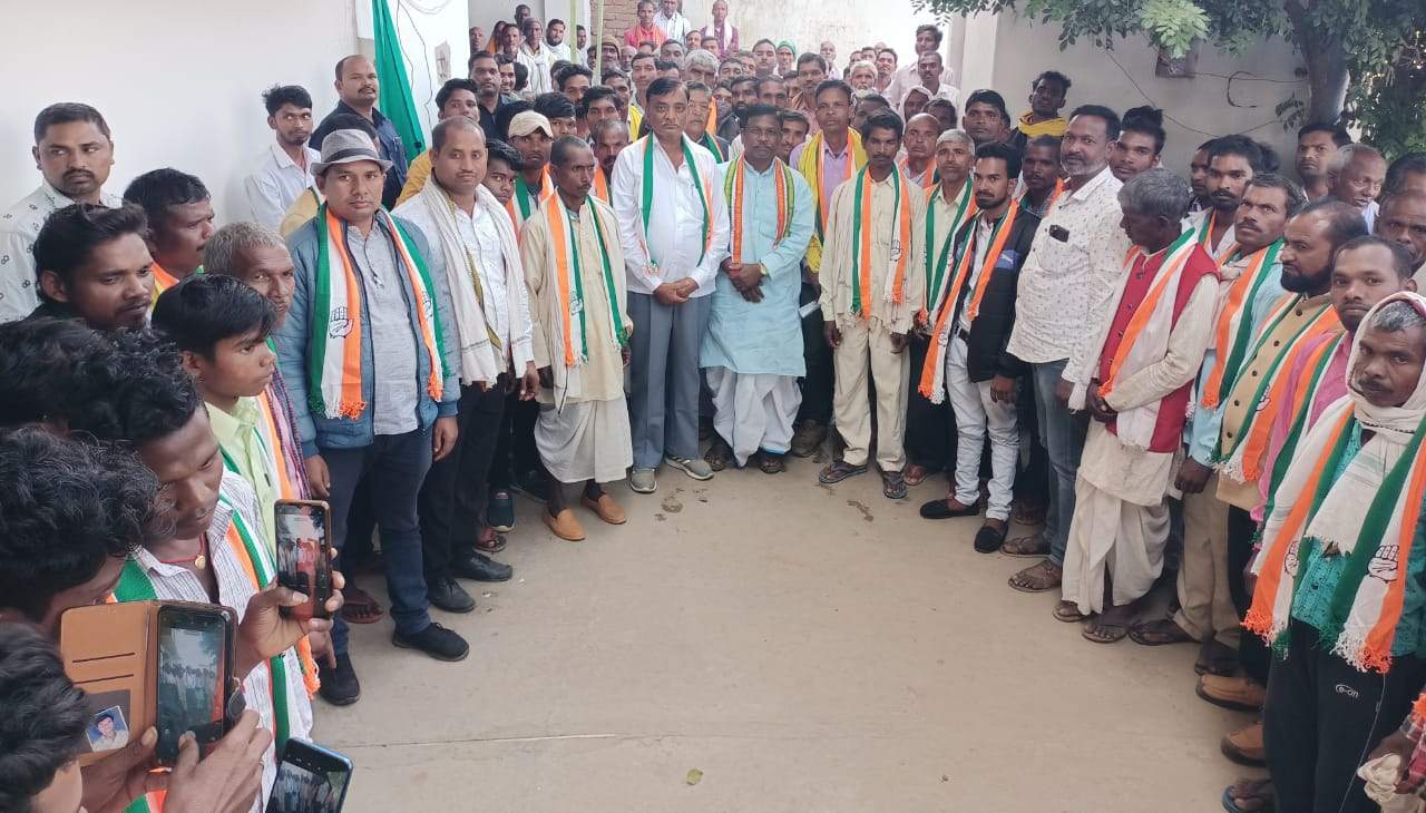 2 दिनों में 3 सौ से अधिक ने विधायक बृहस्पत के समक्ष ली कांग्रेस की सदस्यता