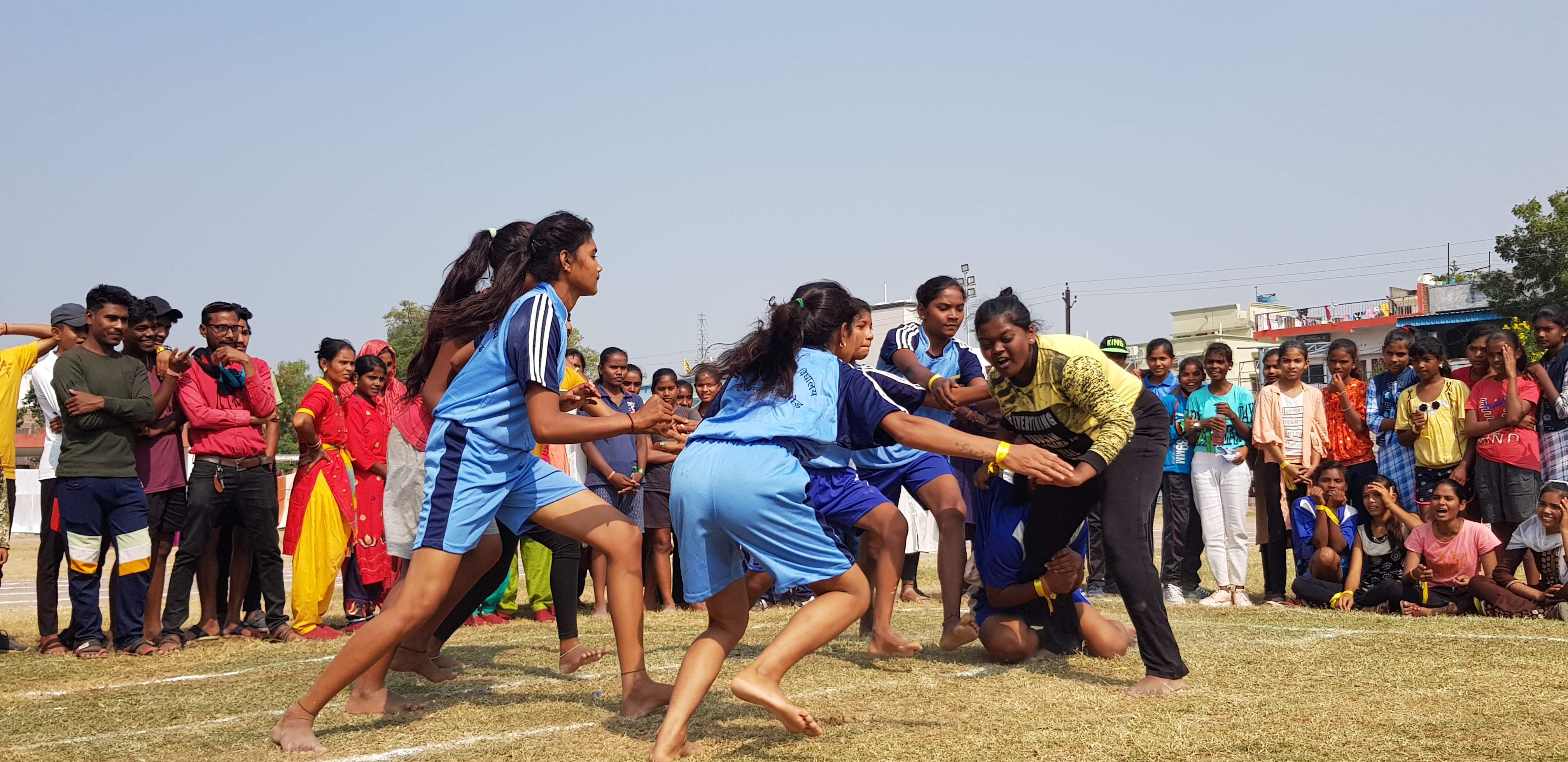 कबड्डी में बालिकाओं ने दिखाया दम, रस्साकशी में महिलाओं की दिखीं प्रतिभा