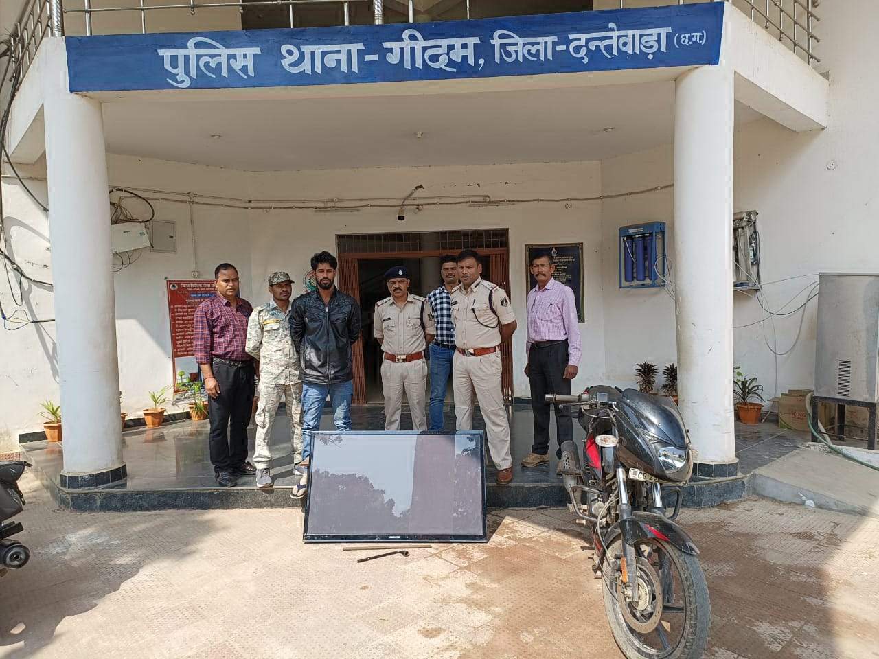 आस्था विद्या मंदिर में चोरी