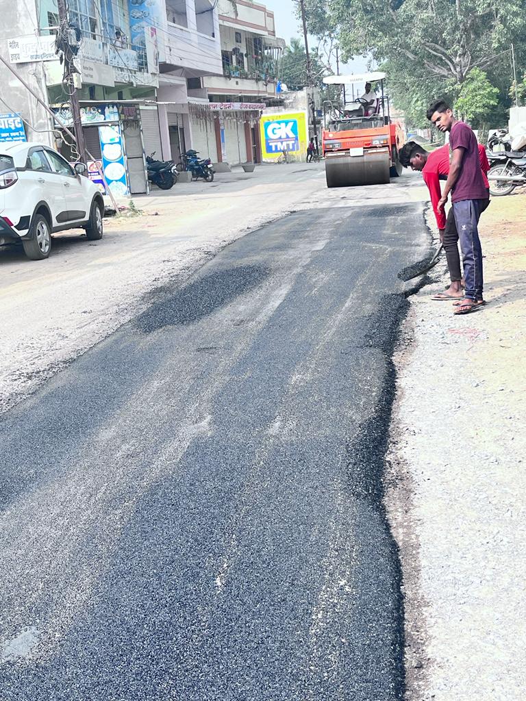 गुदरी बाजार मार्ग का पेंच रिपेयरिंग