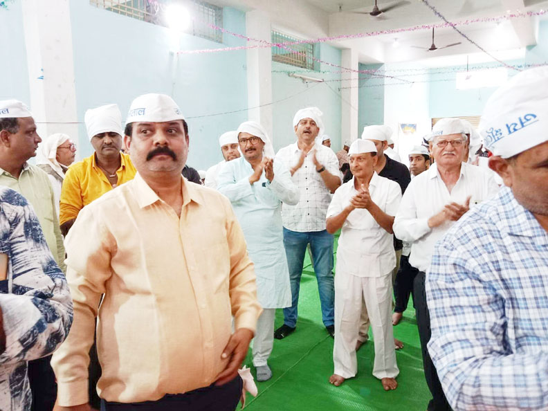 गुरुनानक जयंती पर निकाली  शोभायात्रा