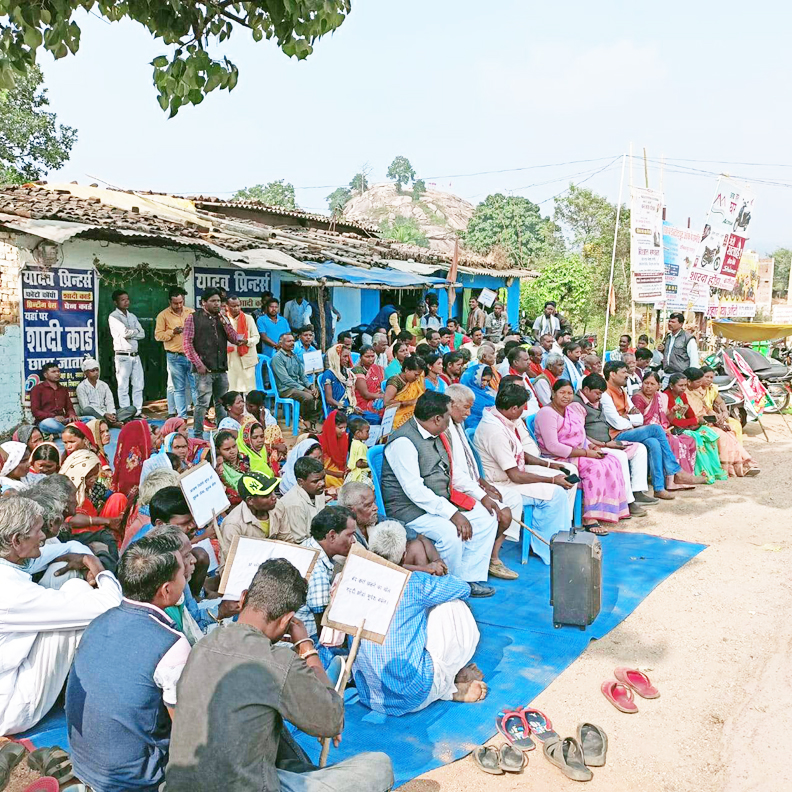 आदिवासी आरक्षण कटौती के विरोध में भाजपा अनुसूचित जनजाति मोर्चा ने किया चक्काजाम