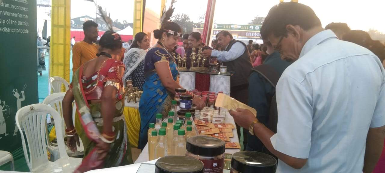 राज्योत्सव में उड़ान उत्पादों के प्रति लोगों में दिखा उत्साह