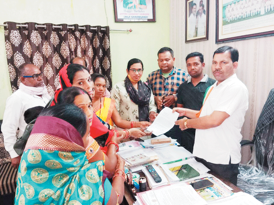 मुख्यमंत्री सुपोषण योजना संचालन के लिए विधायक को सौंपा ज्ञापन