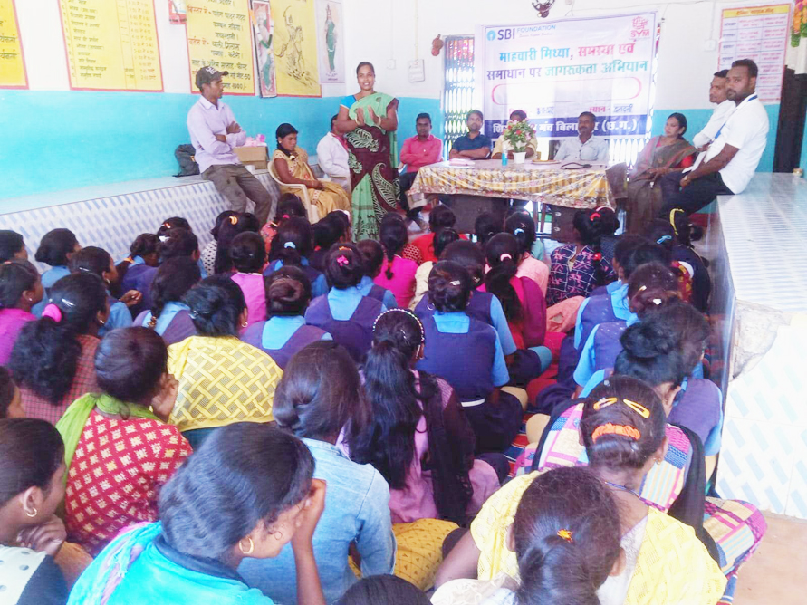दलदली में माहवारी प्रबंधन पर दी गई जानकारी दलदली में माहवारी प्रबंधन पर दी गई जानकारी