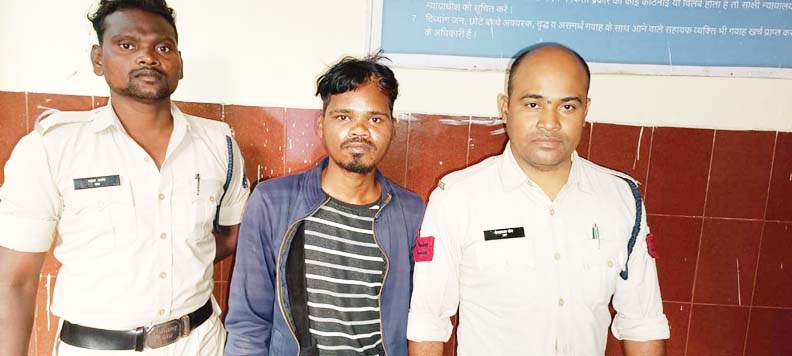 उधारी नहीं देने पर सब्जी ठेले में लगाई आग, गिरफ्तार