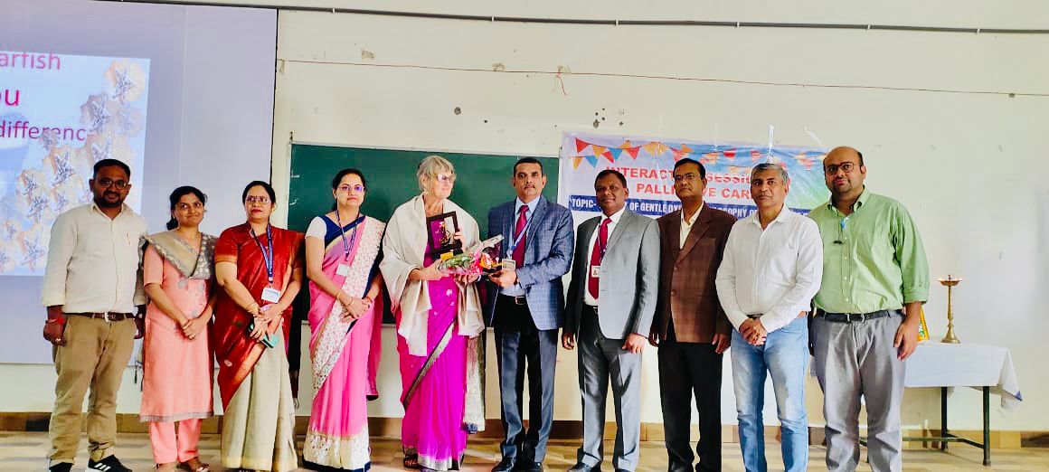 यूनाइटेड किंगडम की प्रशिक्षित नर्स ने चिकित्सा देखभाल में नैतिकता को जरूरी बताया