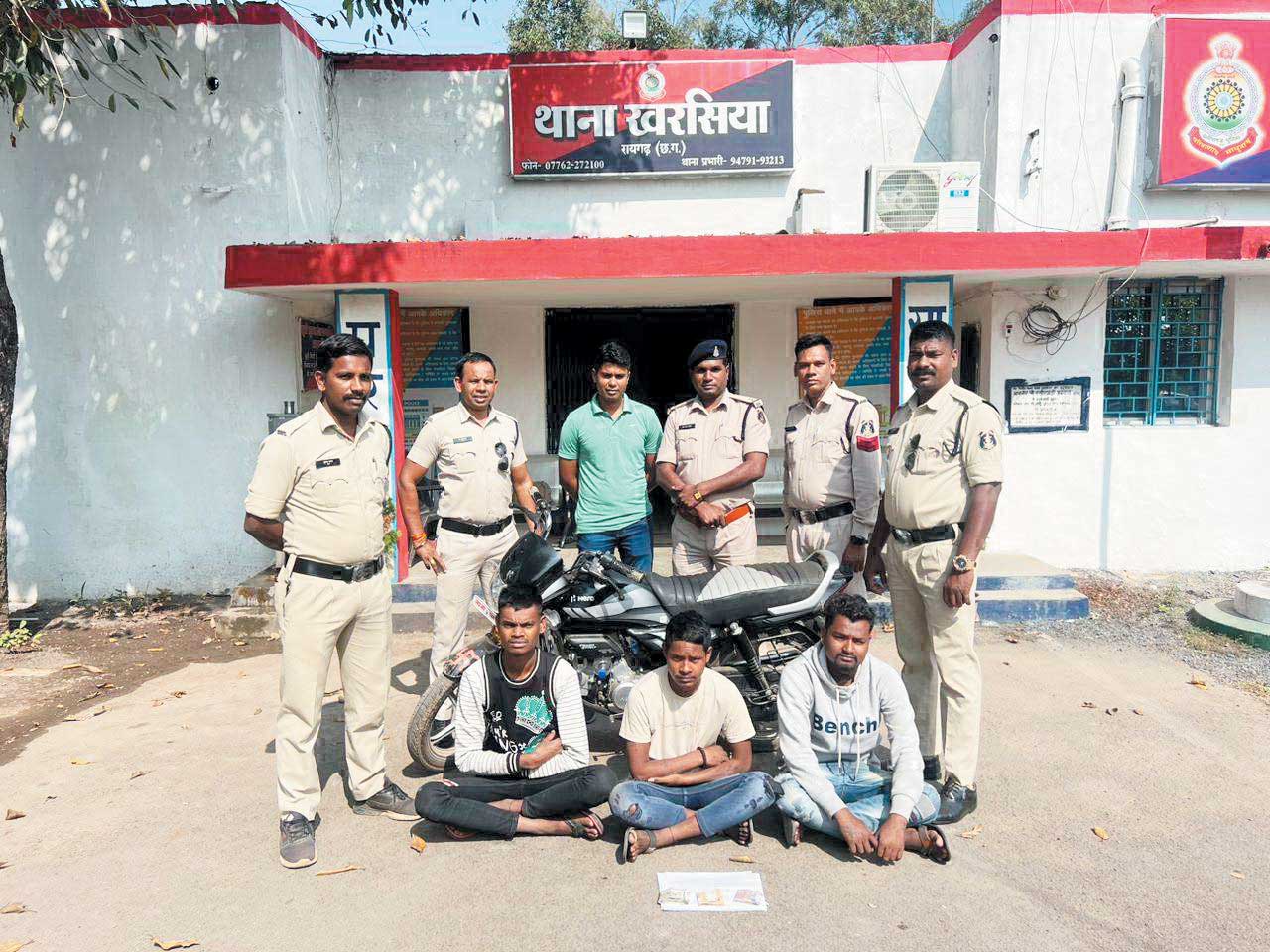 हाईवे पर लूटपाट, नाबालिग समेत 4 गिरफ्तार