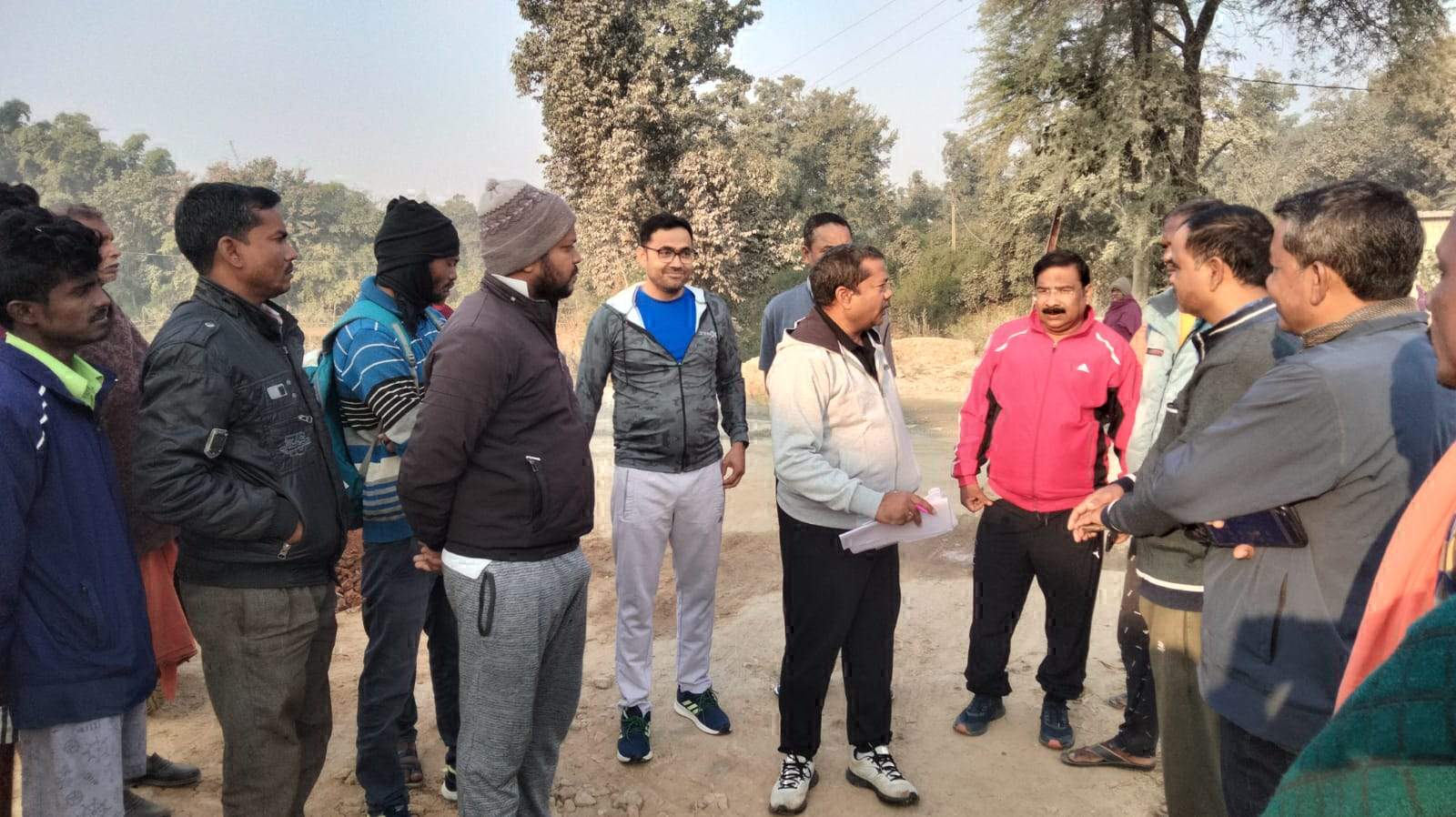 जिपं सदस्य ने  दरिमा रोड का किया निरीक्षण