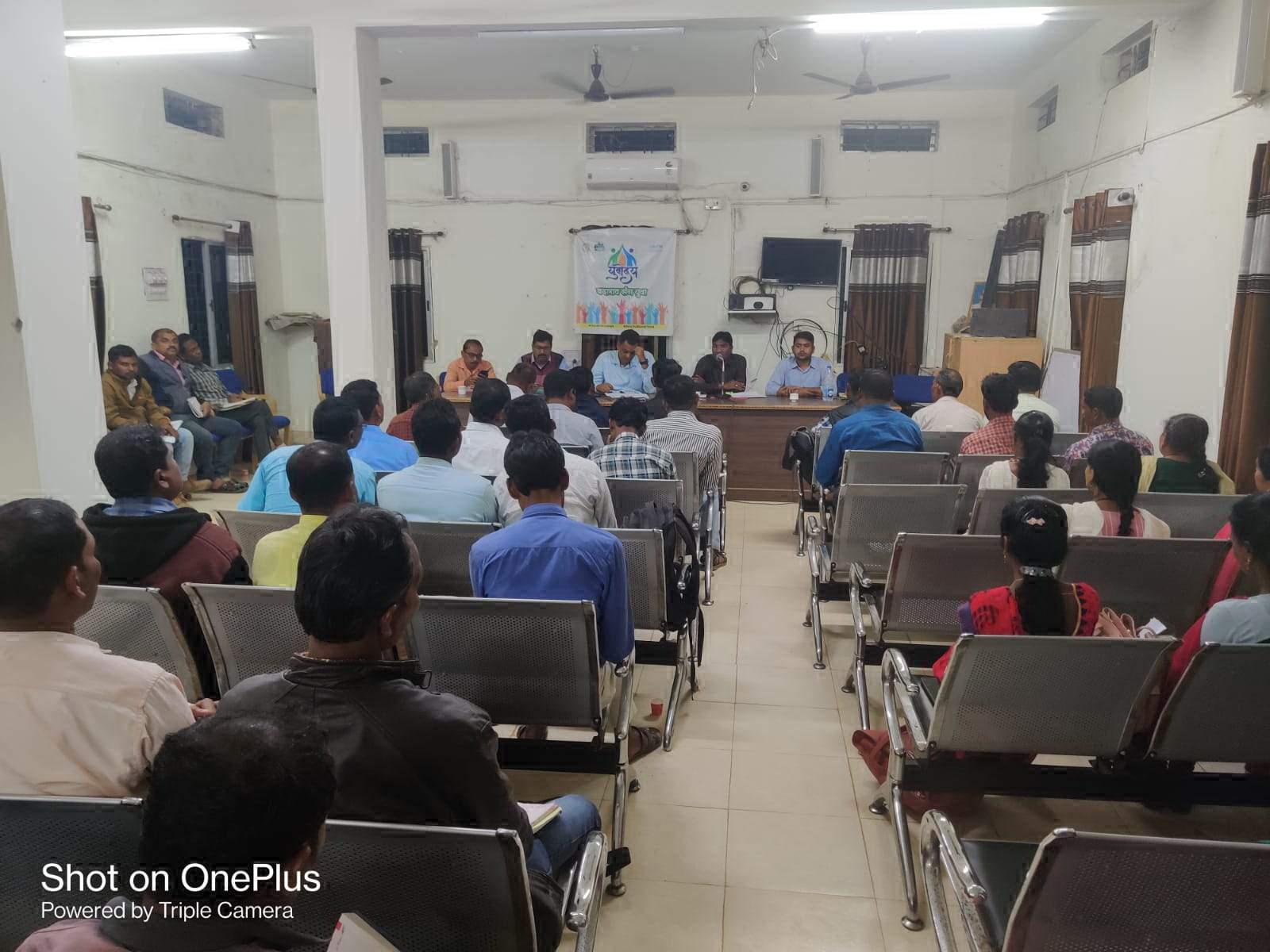 लापरवाह रोजगार सहायकों के स्थान पर नियुक्त करें नए रोजगार सहायक