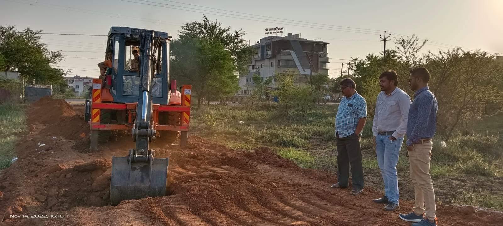 अवैध प्लाटिंग को निगम ने किया ध्वस्त अवैध प्लाटिंग को निगम ने किया ध्वस्त
