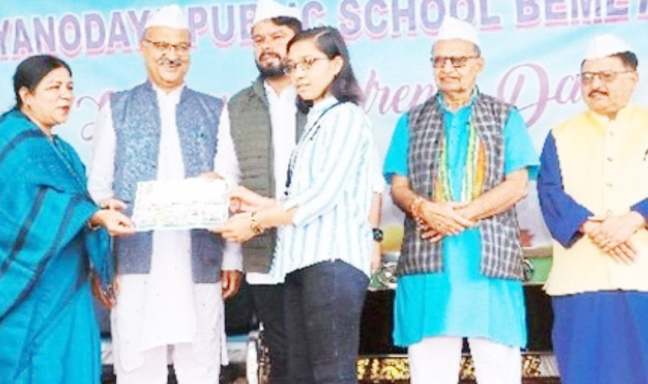 बाल दिवस में शामिल हुए विधायक छाबड़ा