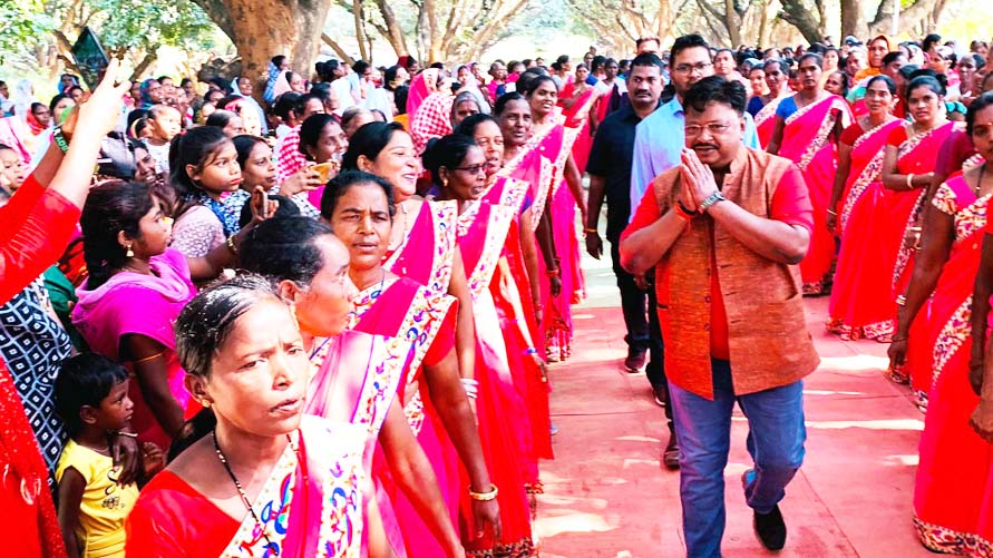 स्वस्थ पंचायत सम्मेलन जन संवाद कार्यक्रम में शामिल हुए मिंज