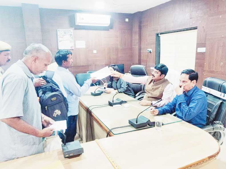 जनचौपाल में 62 आवेदन