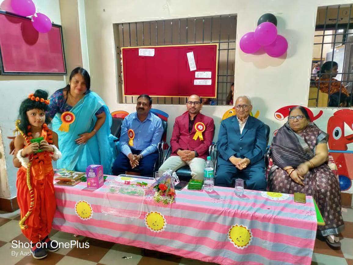 माइलस्टोन्स स्कूल में फैंसी ड्रेस प्रतियोगिता आयोजित