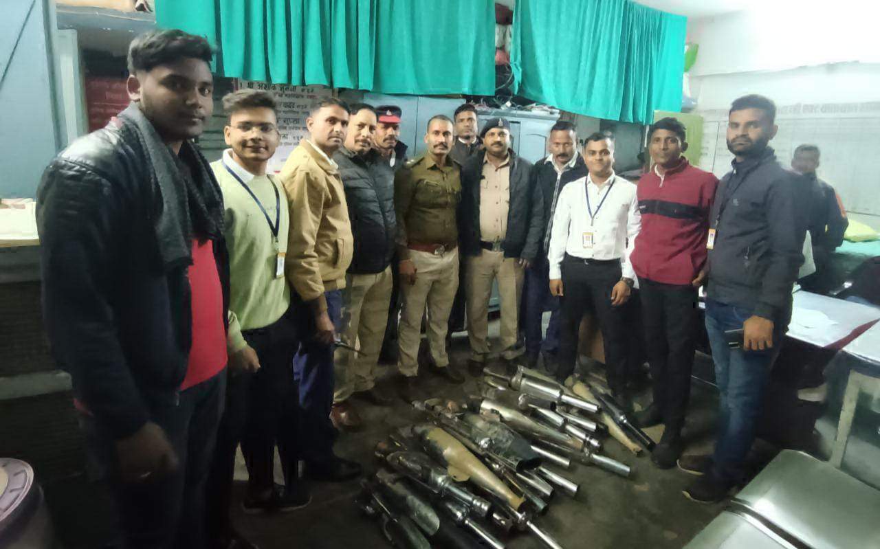 दुपहिया वाहनों के अमानक साइलेंसरों पर ताबड़तोड़ कार्रवाई, जुर्माना