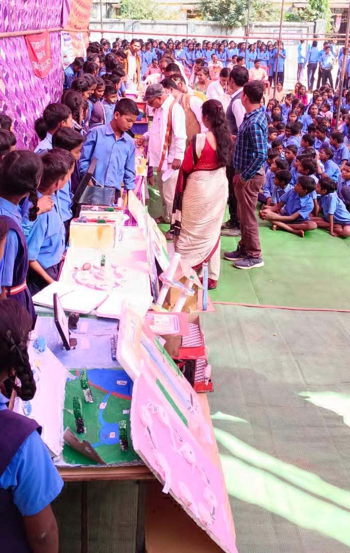 संकुल स्तरीय कबाड़ से जुगाड़, विज्ञान-गणित मेला आयोजन