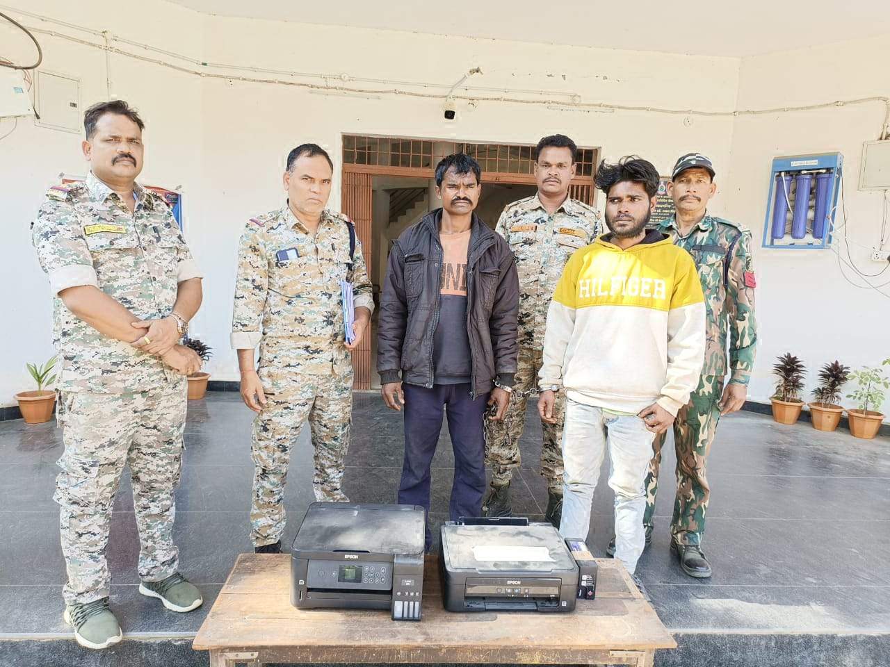 स्कूल में चोरी के 2 आरोपी गिरफ्तार