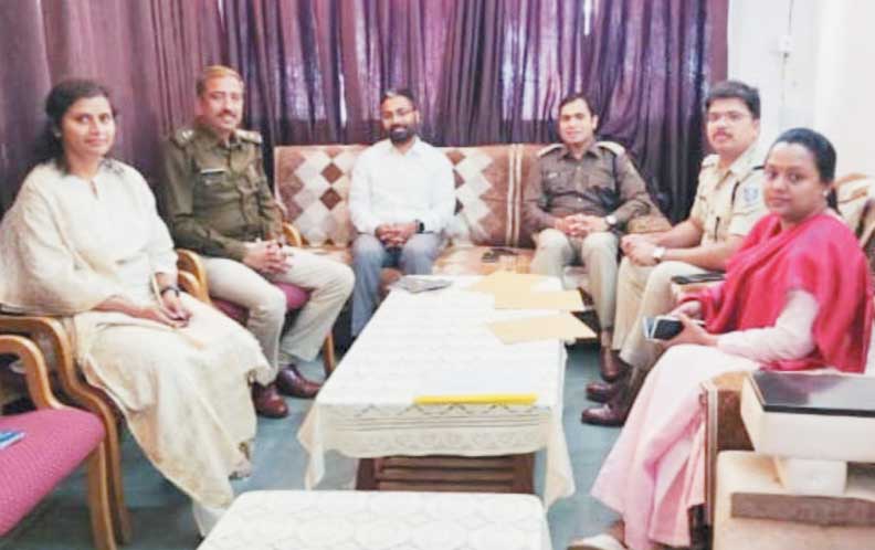 उपचुनाव : अंतरराज्यीय बैठक में कलेक्टर-एसपी हुए शामिल